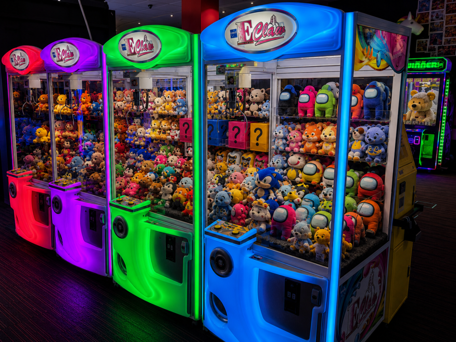 CLAW MACHINES